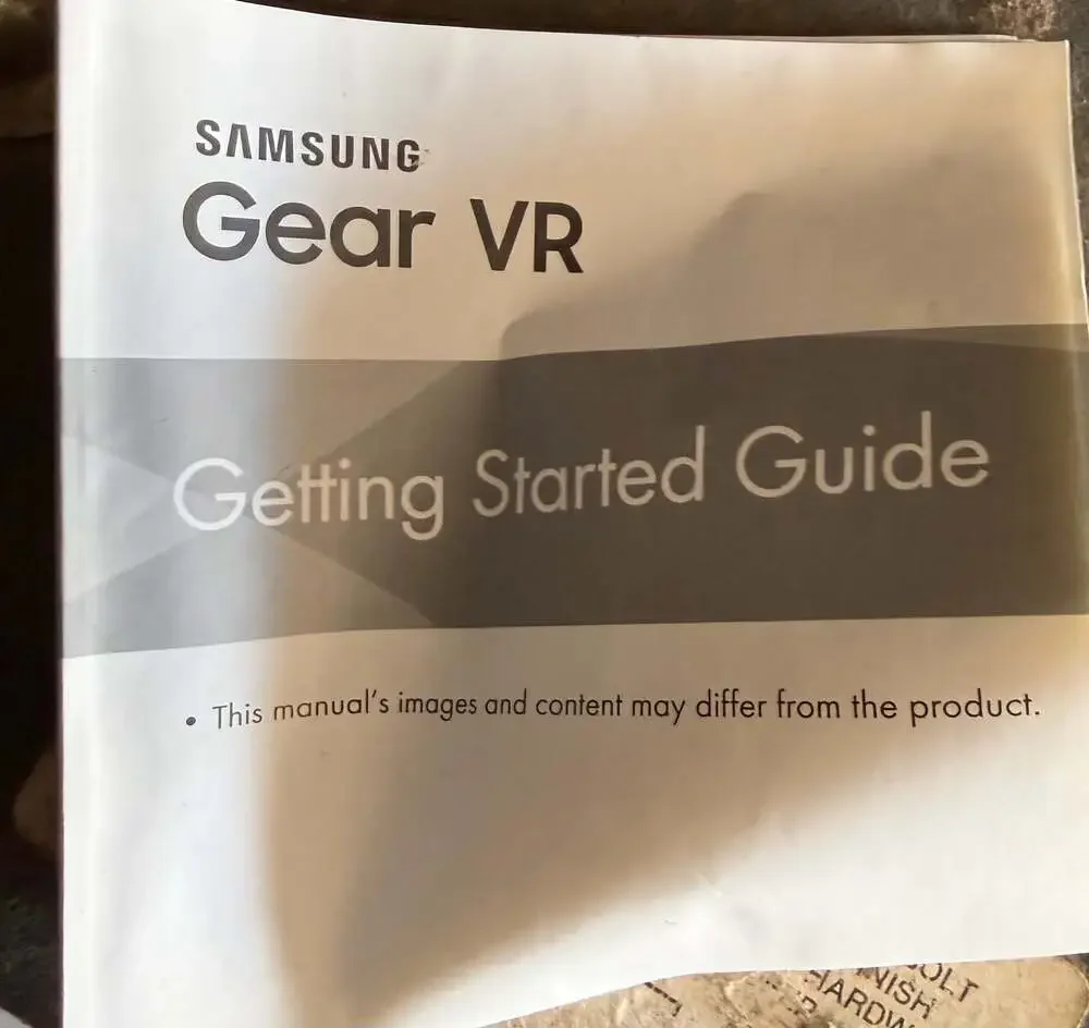 Samsung Gear VR Headset SM-R322 with Manual and Straps